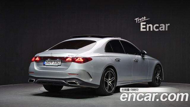 Mercedes-Benz E-Class 2024 — photo 2
