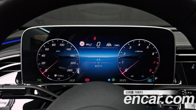Mercedes-Benz E-Class 2024 — photo 11