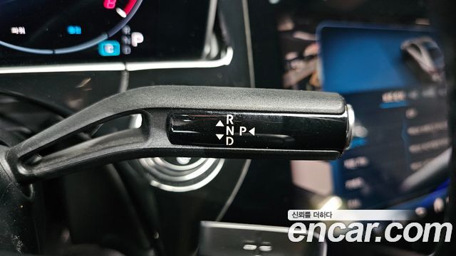 Mercedes-Benz E-Class 2024 — photo 12
