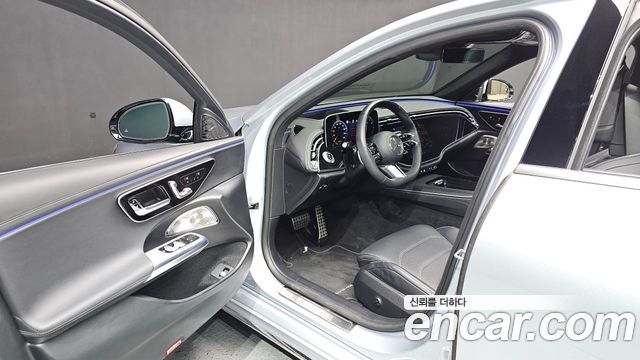 Mercedes-Benz E-Class 2024 — photo 13