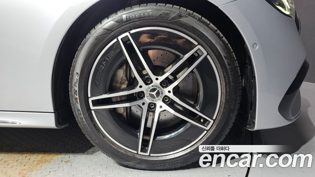 Mercedes-Benz E-Class 2024 — photo 7