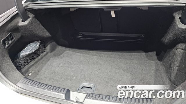 Mercedes-Benz E-Class 2024 — photo 36