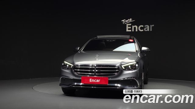 Mercedes-Benz E-Class 2022 — photo 3