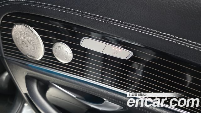 Mercedes-Benz E-Class 2022 — photo 24