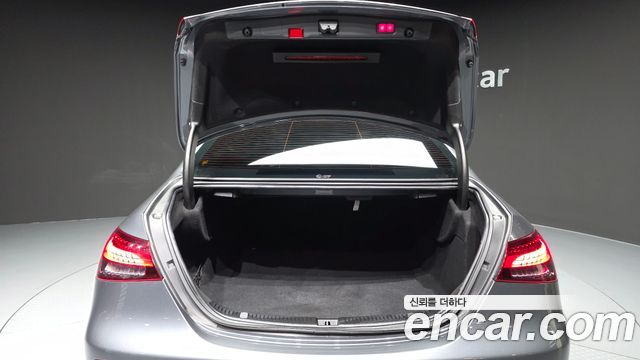 Mercedes-Benz E-Class 2022 — photo 26