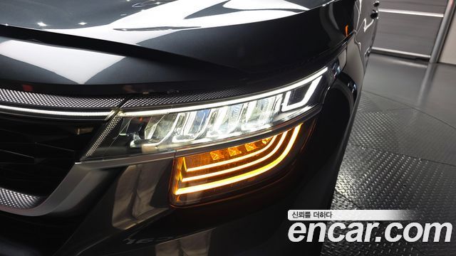 Kia Seltos 2023 — photo 8