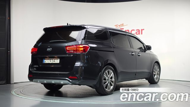 Kia Canival 2019 — photo 2