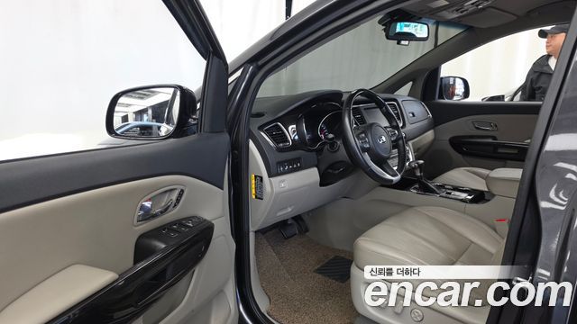 Kia Canival 2019 — photo 13