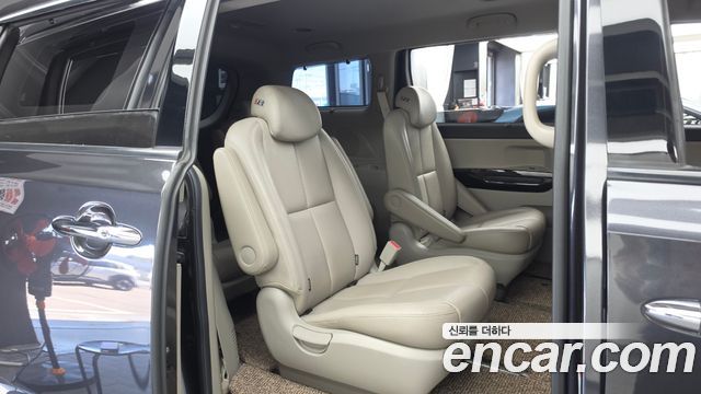Kia Canival 2019 — photo 18