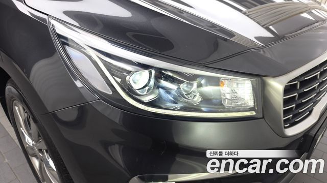 Kia Canival 2019 — photo 8