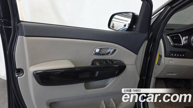 Kia Canival 2019 — photo 14