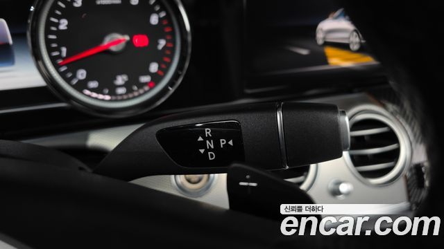 Mercedes-Benz E-Class 2018 — photo 12