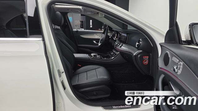 Mercedes-Benz E-Class 2018 — photo 17