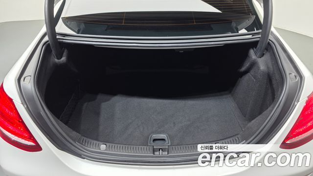 Mercedes-Benz E-Class 2018 — photo 26