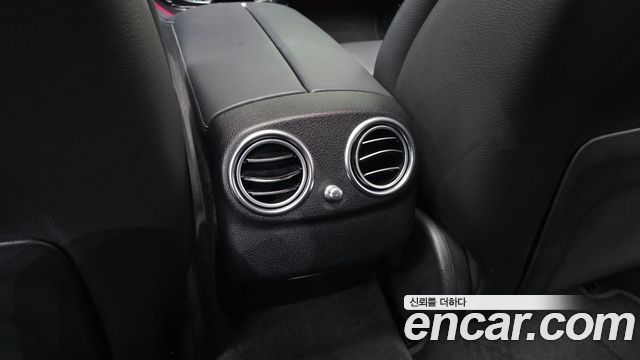 Mercedes-Benz E-Class 2018 — photo 30