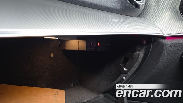 Mercedes-Benz E-Class 2018 — photo 31