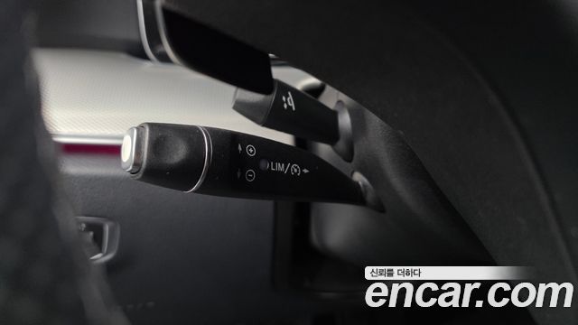 Mercedes-Benz E-Class 2018 — photo 32