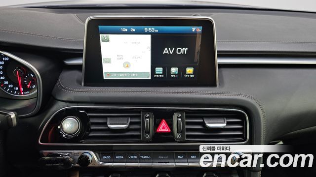 Genesis G70 2018 — photo 20