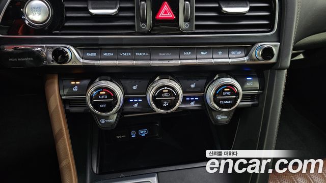 Genesis G70 2018 — photo 23