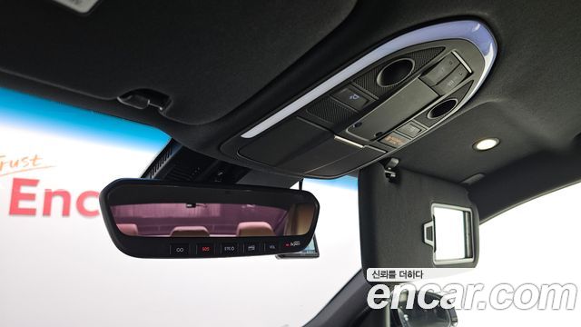Genesis G70 2018 — photo 24