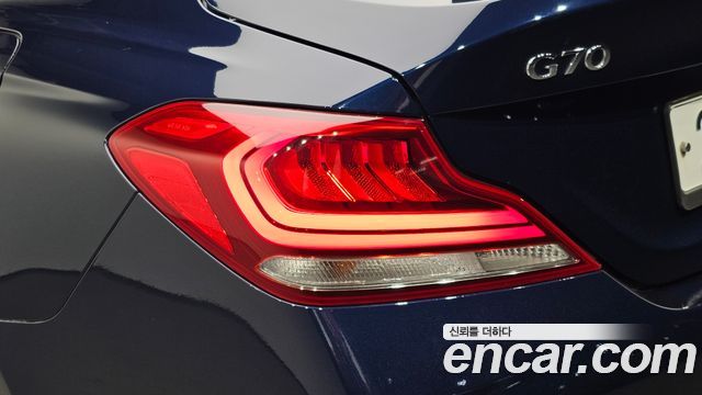Genesis G70 2018 — photo 9