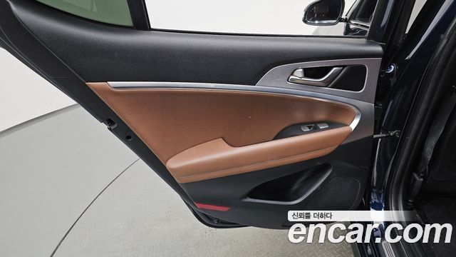 Genesis G70 2018 — photo 15