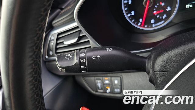 Genesis G70 2018 — photo 27