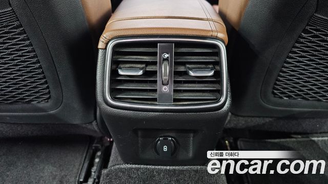 Genesis G70 2018 — photo 31