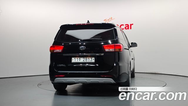 Kia Canival 2016 — photo 4