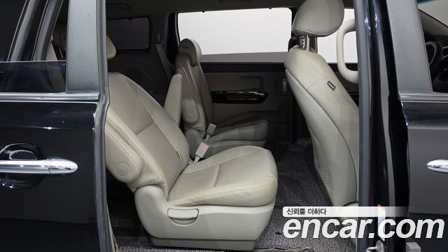 Kia Canival 2016 — photo 17