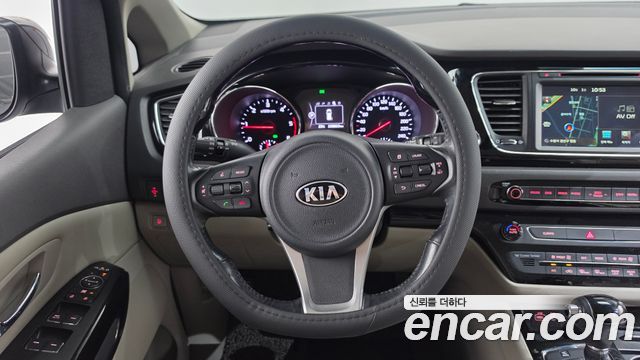 Kia Canival 2016 — photo 19