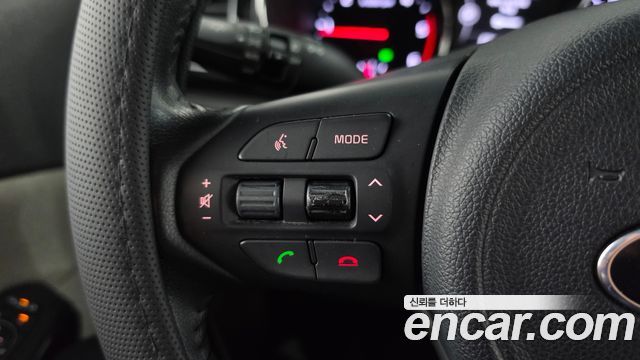 Kia Canival 2016 — photo 22