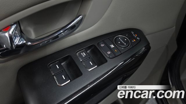 Kia Canival 2016 — photo 24