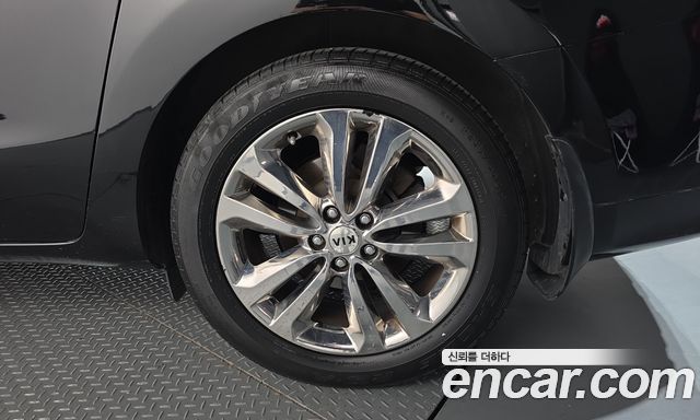 Kia Canival 2016 — photo 7