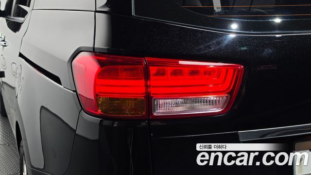 Kia Canival 2016 — photo 9