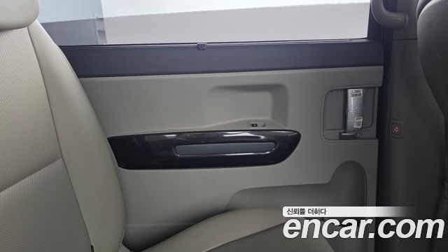 Kia Canival 2016 — photo 15