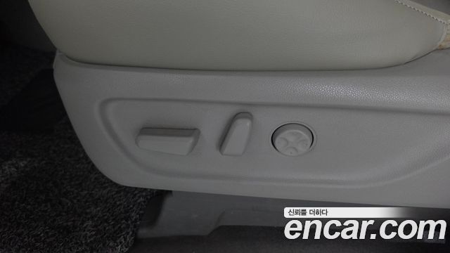 Kia Canival 2016 — photo 31