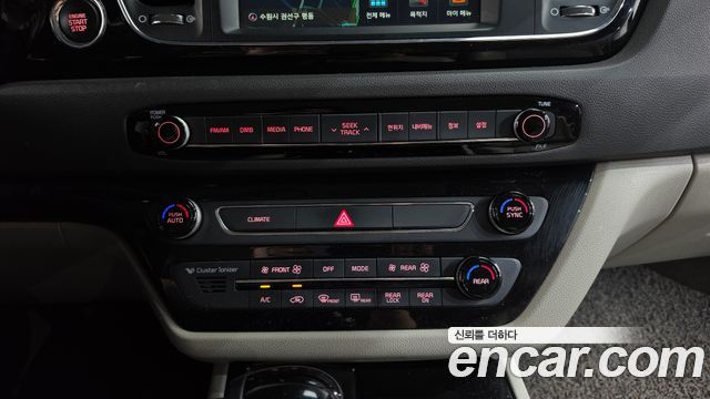 Kia Canival 2016 — photo 32