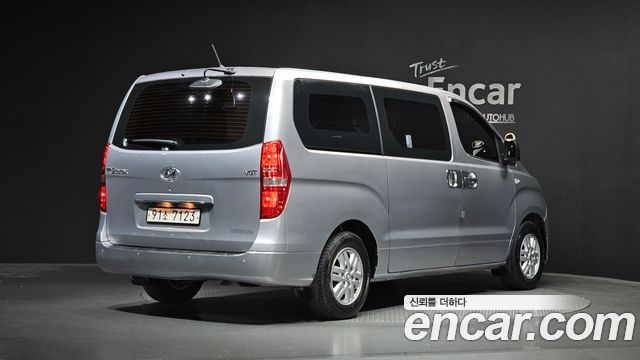 Hyundai Starex 2021 — photo 2