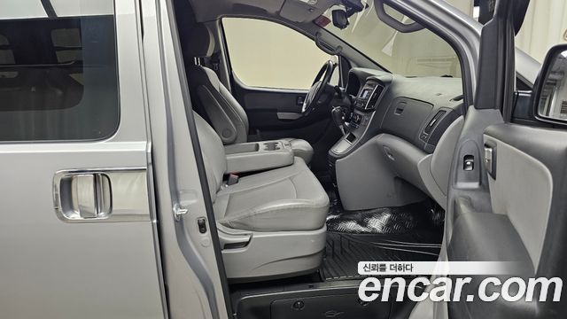Hyundai Starex 2021 — photo 16
