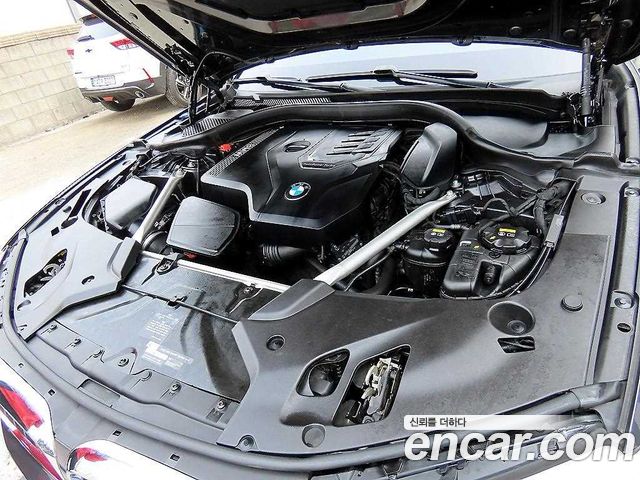 BMW 5-Series 2020 — photo 6