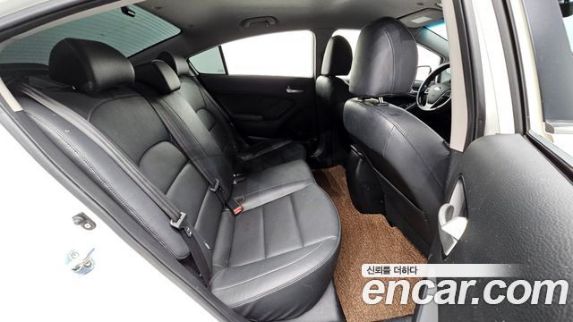 Kia K3 2017 — photo 18
