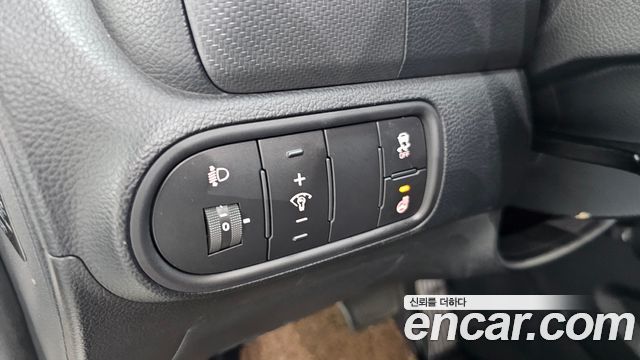 Kia K3 2017 — photo 19