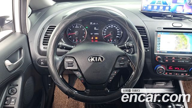 Kia K3 2017 — photo 21
