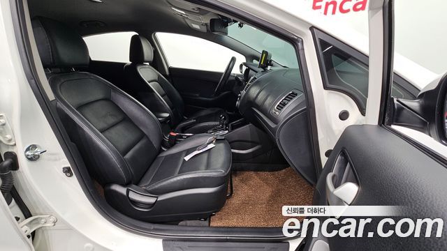 Kia K3 2017 — photo 16