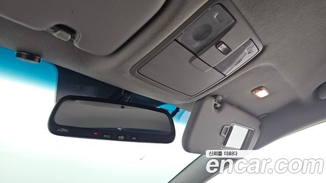 Kia K3 2017 — photo 27