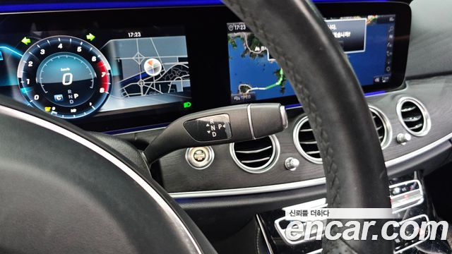 Mercedes-Benz E-Class 2018 — photo 12