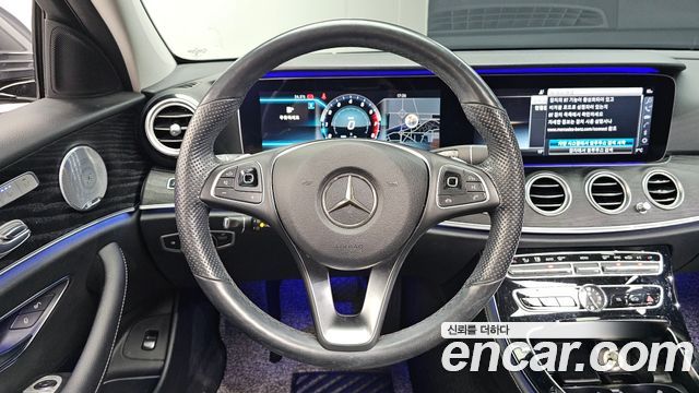Mercedes-Benz E-Class 2018 — photo 19