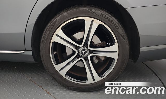 Mercedes-Benz E-Class 2018 — photo 7