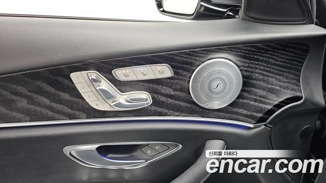 Mercedes-Benz E-Class 2018 — photo 29
